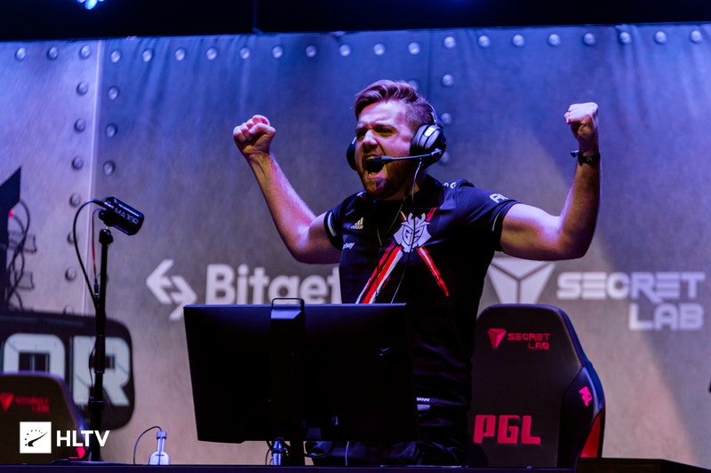 反观另一位 反观另一位